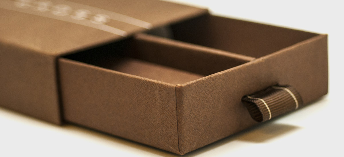 creative design luxury packaging boxes clothing